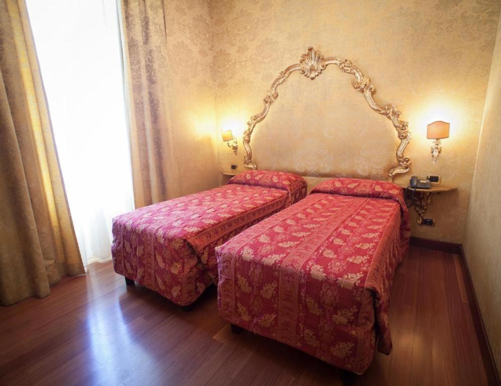 Hotel Des Epoques Rome Bagian luar foto