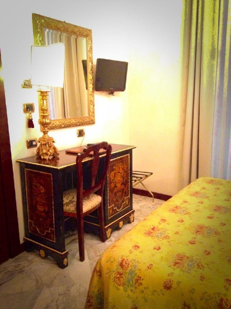 Hotel Des Epoques Rome Bagian luar foto