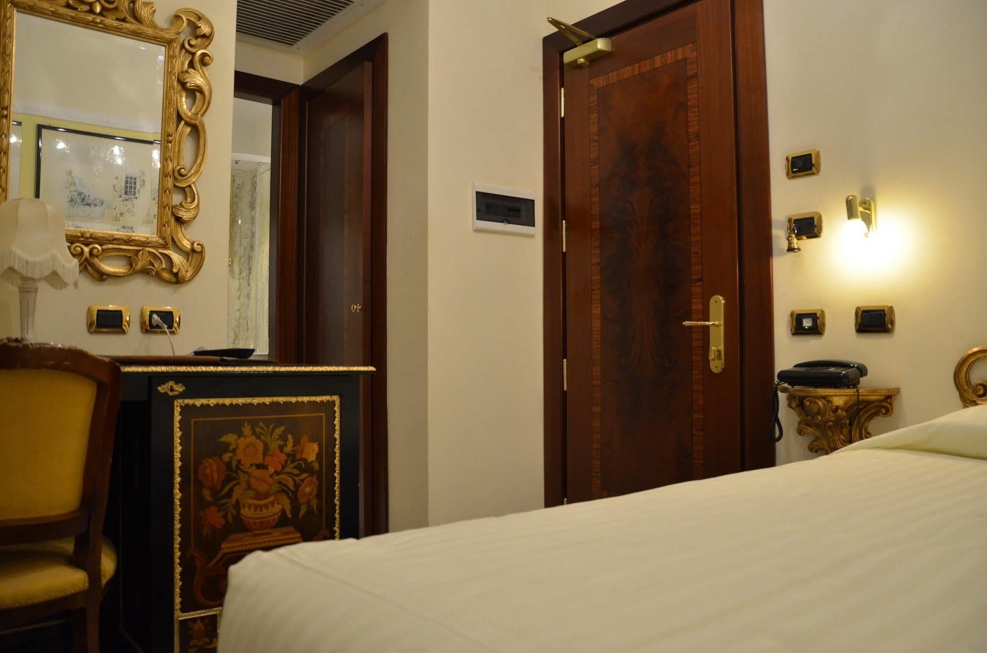 Hotel Des Epoques Rome Bagian luar foto