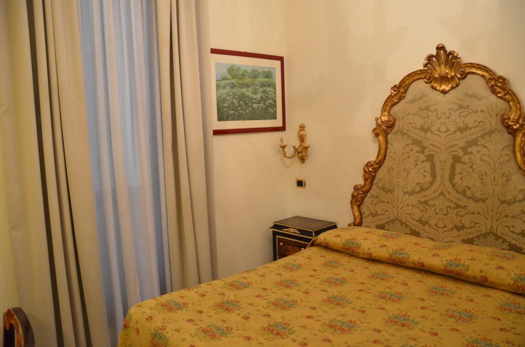 Hotel Des Epoques Rome Bagian luar foto