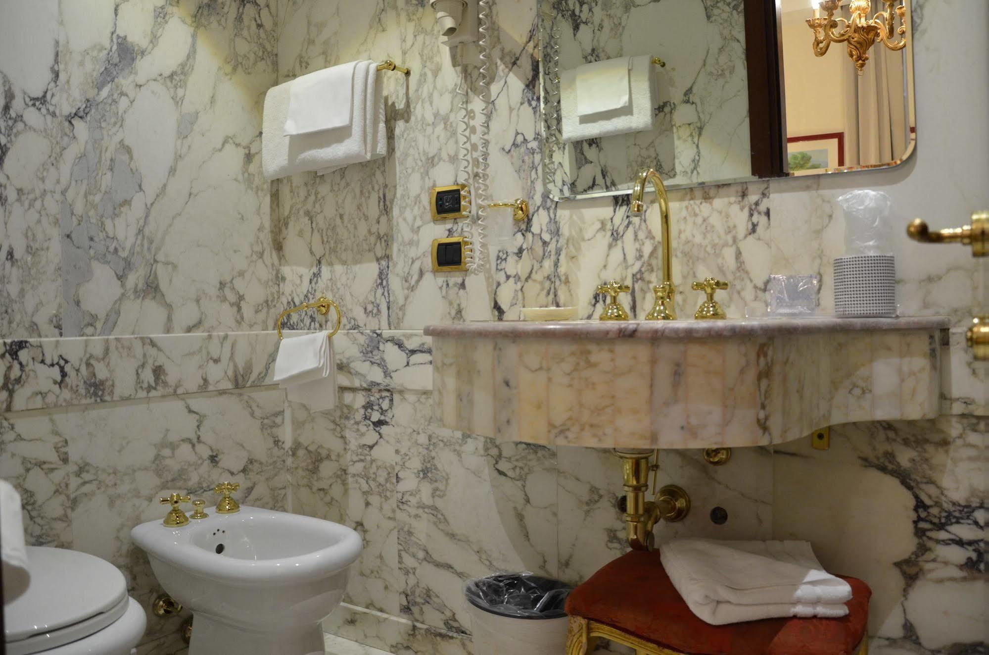 Hotel Des Epoques Rome Bagian luar foto