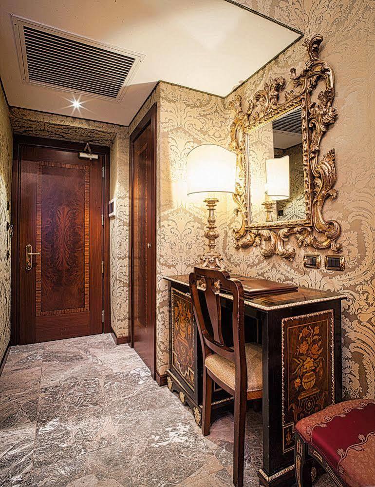Hotel Des Epoques Rome Bagian luar foto